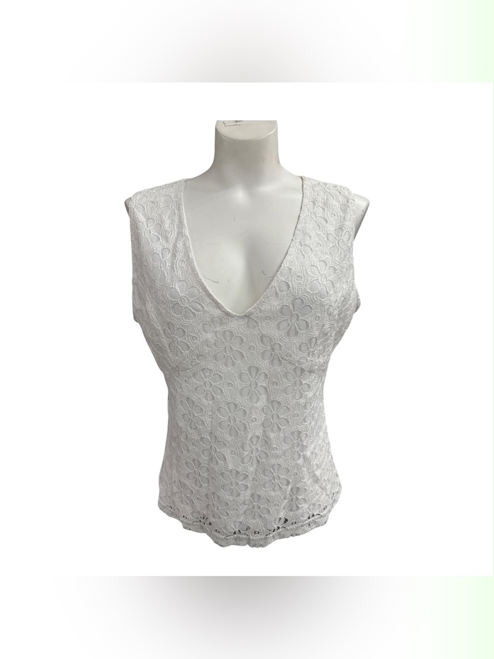 Lana Lee Floral Lace V-Neck Sleeveless Top in Cream Size M